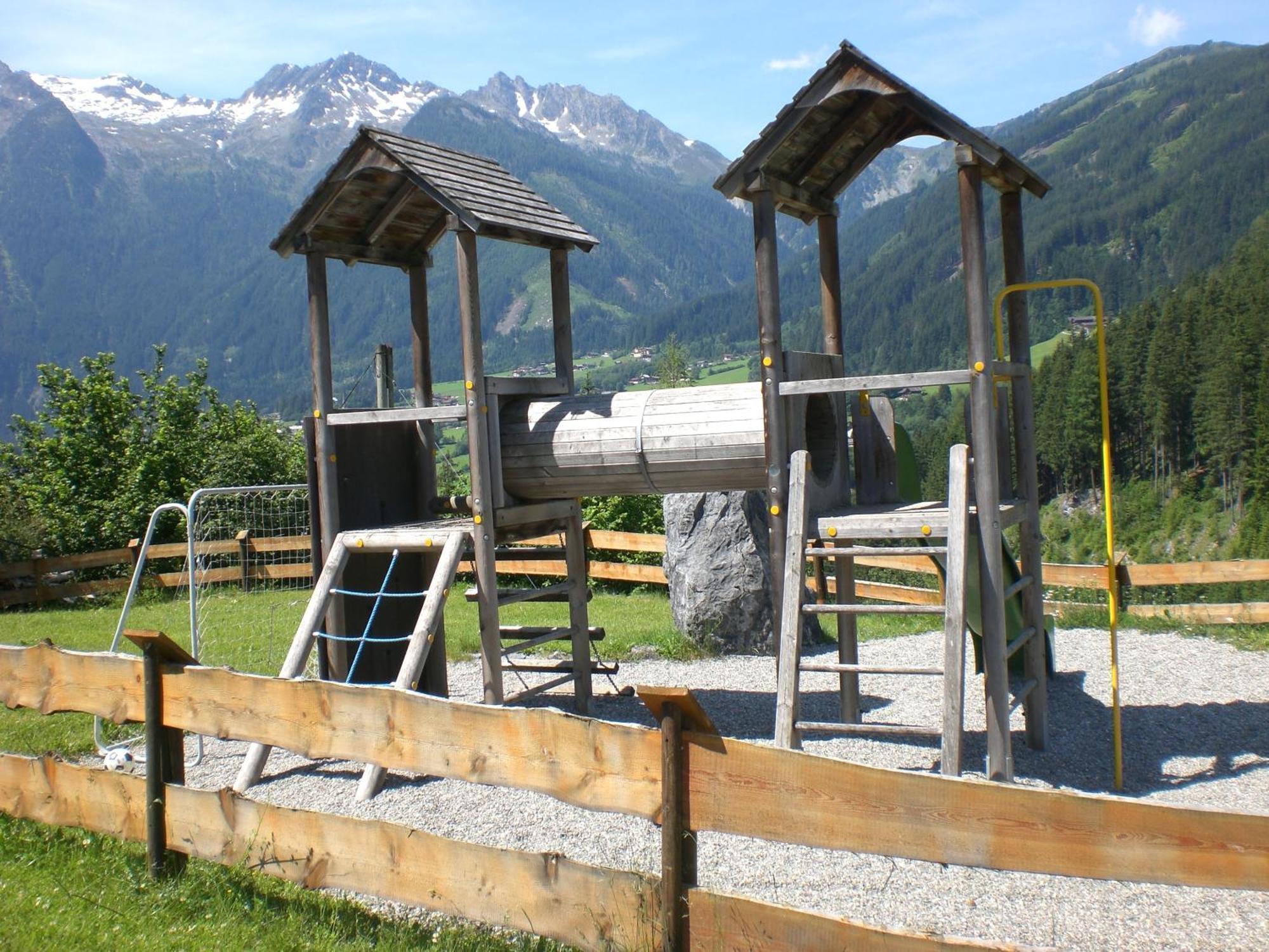 Gruppen Und Familienhof Falkenstein Krimml Exterior foto