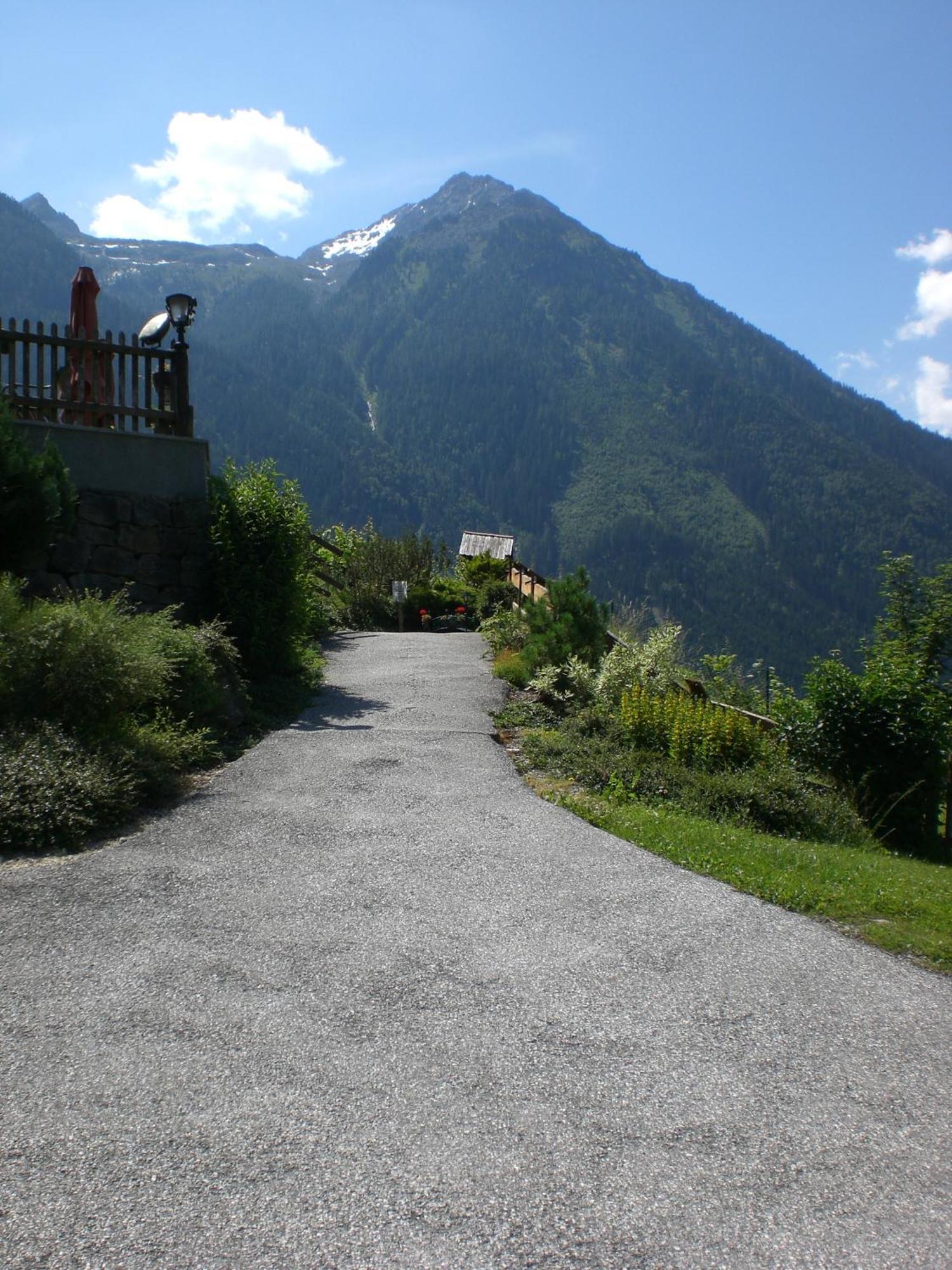 Gruppen Und Familienhof Falkenstein Krimml Exterior foto